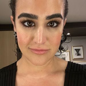 Meet your Posher, Leticia